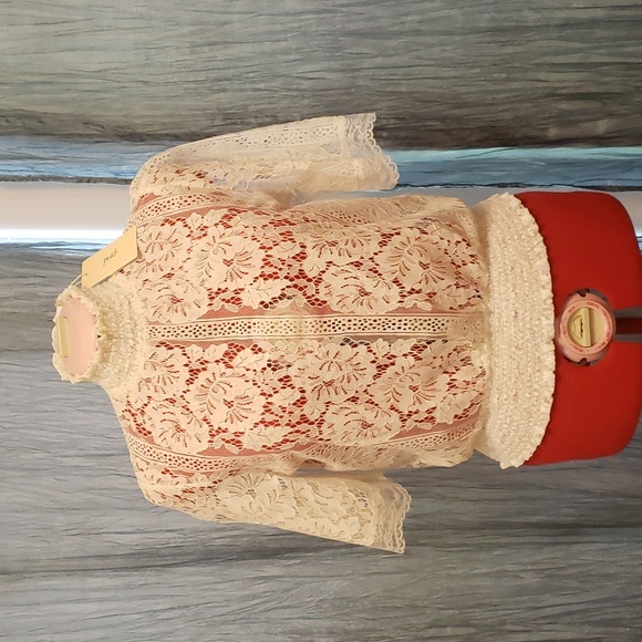 peach Tops - NWT Lace top